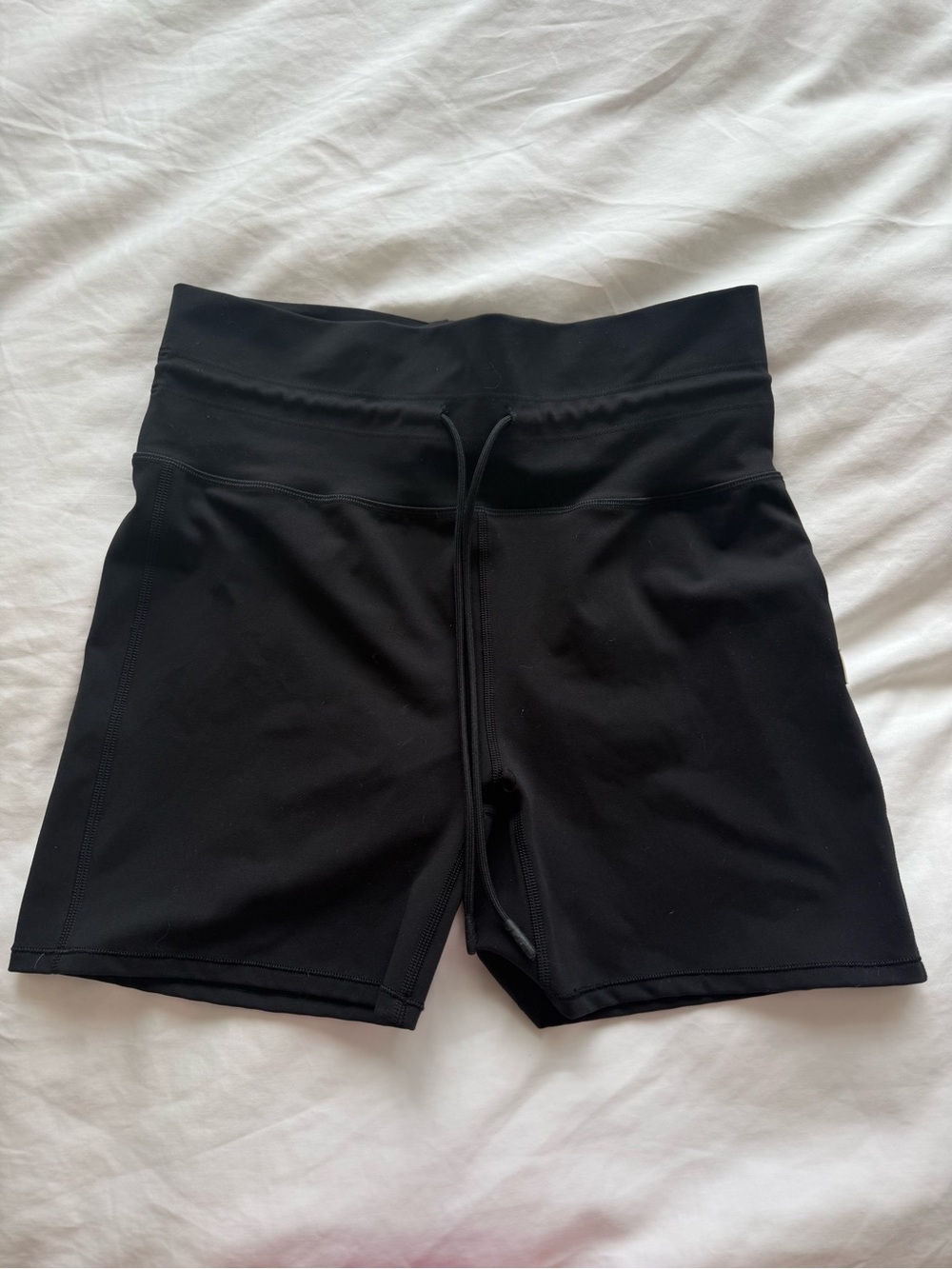 Vuori Tie Black Bike Shorts Medium